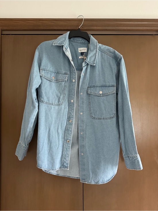 Universal Thread Tops - Universal Thread Light Blue Denim Button-Down Shirt